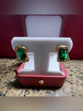 New 18 karat Gold-Plated Emerald Green Stone Stud Earrings